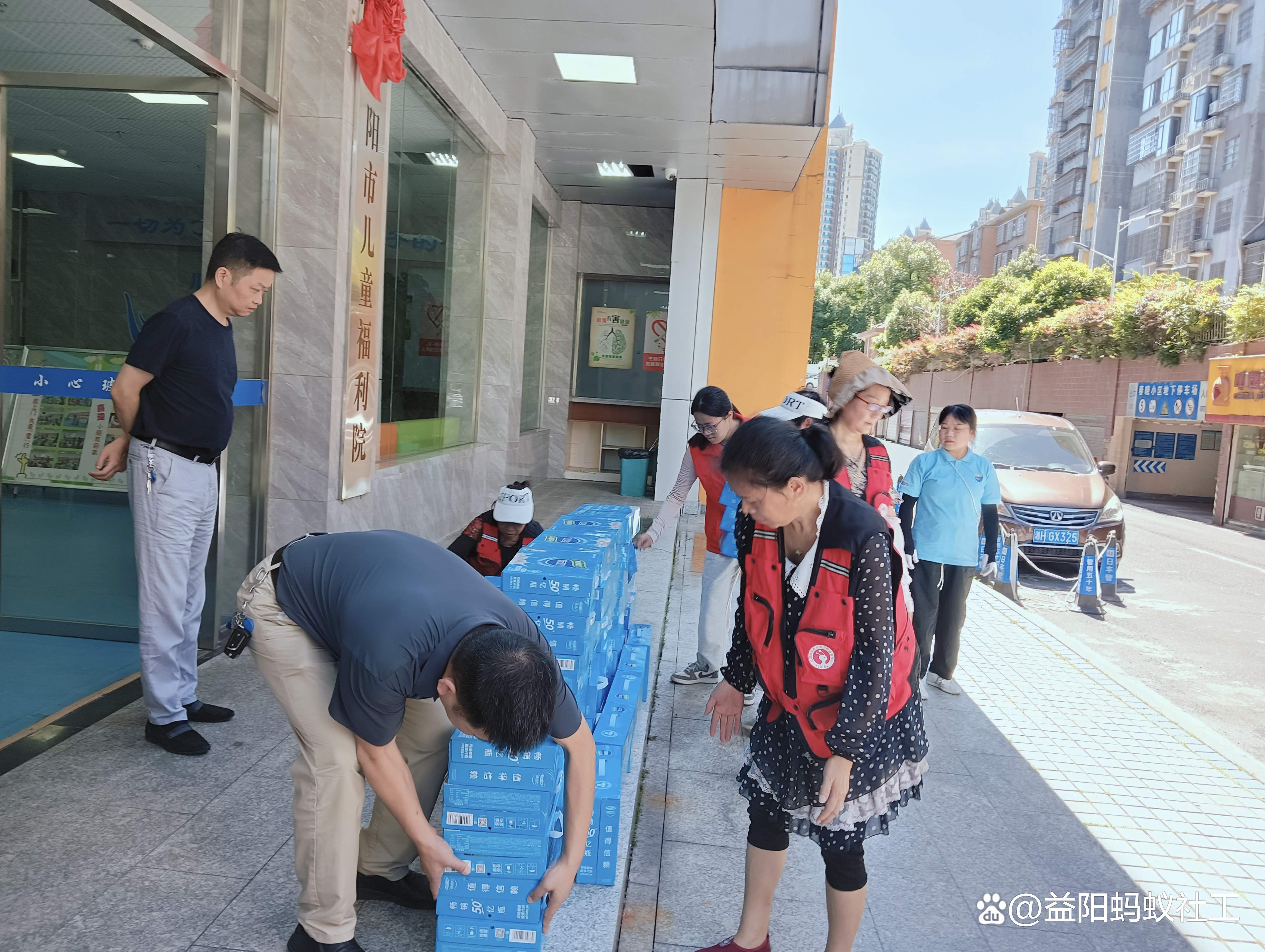 球员慈善活动获成功,筹款帮助需要帮助的人群的简单介绍 球员慈善活动获成功,筹款帮助需要帮助的人群的简单介绍
