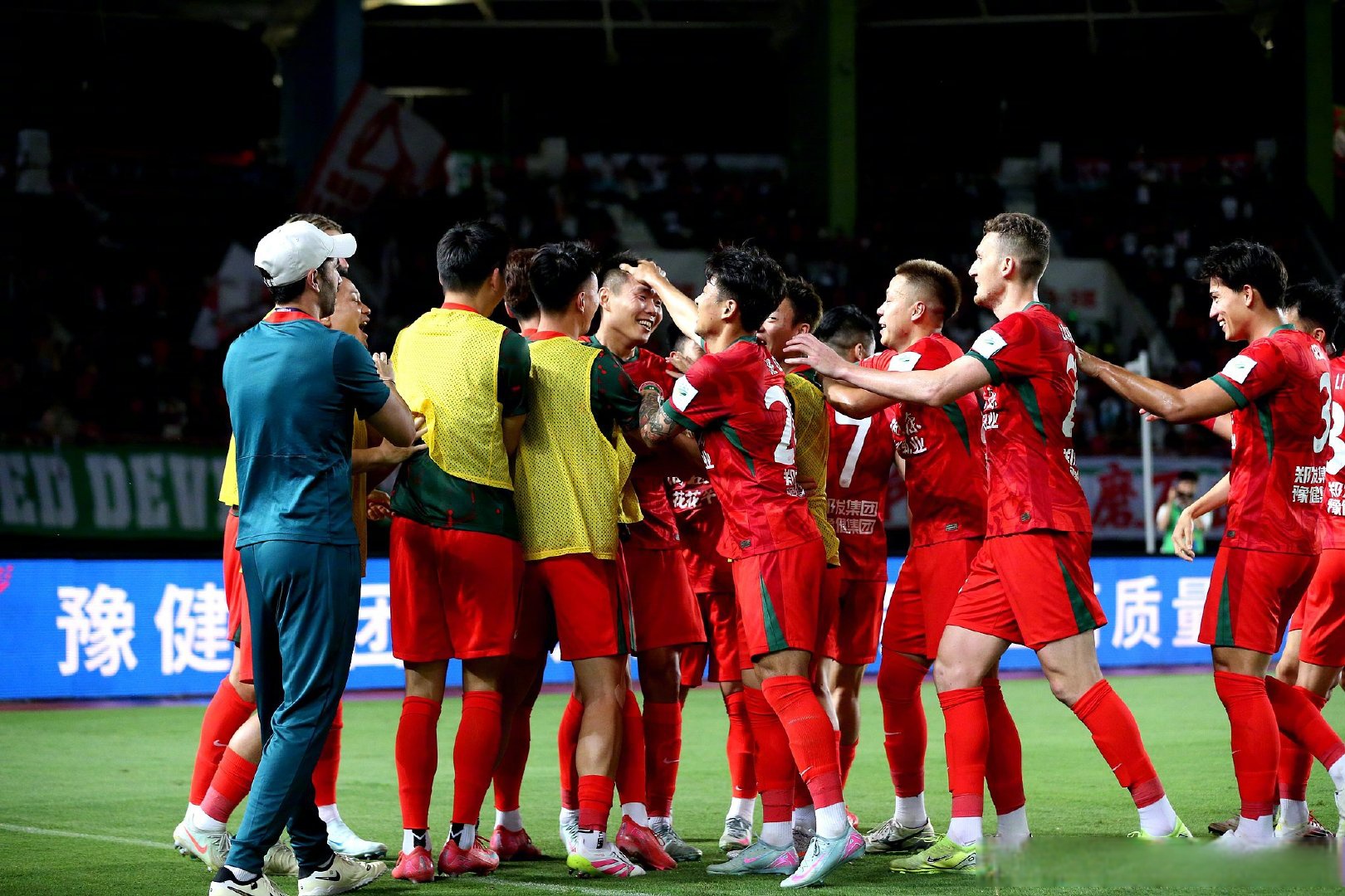 巅峰之战，足球舞台上展现非凡风采